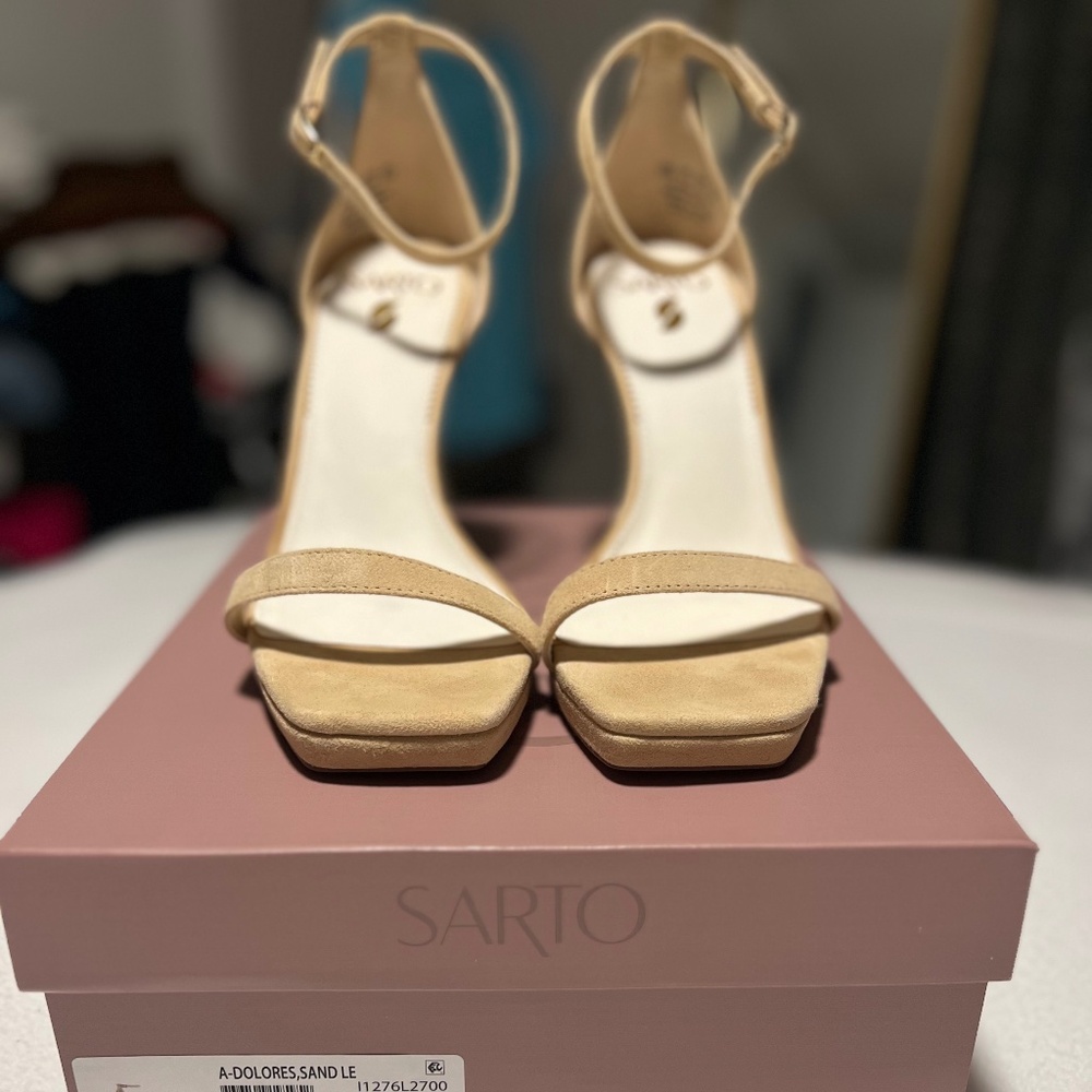 NWT Sarto by Franco Sarto Dolores Suede Sandal-Size 8.5 - Picture 2 of 5
